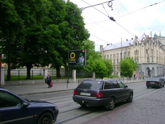 Фото рекламной плоскости по адресу Городоцька, 40 ( напроти цирку, до центру)