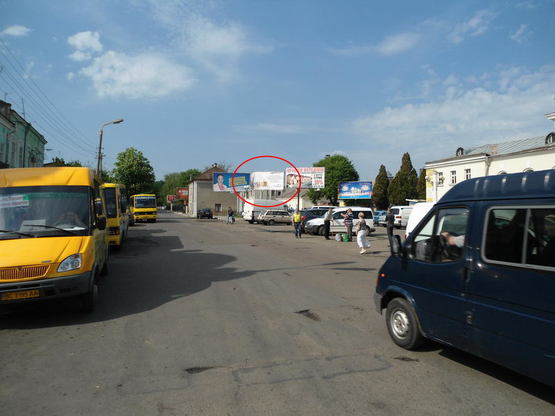 Фото рекламной плоскости по адресу Привокзальна площа місце №2