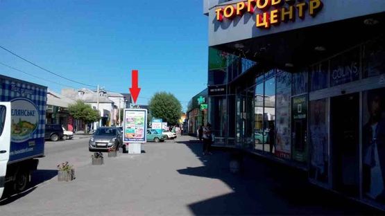 Фото рекламної площини за адресою ул. Горького, 166 (вход в ТЦ "Олимпия-1") (А)