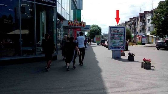 Фото рекламної площини за адресою ул. Горького, 166 (вход в ТЦ "Олимпия-1") (Б)