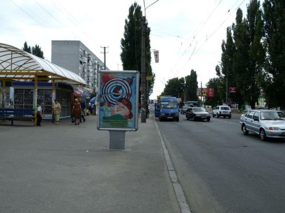 Фото рекламної площини за адресою просп. 50-летия Октября, район д. № 65  напротив поликлиники на ост. Керченской в сторону центра