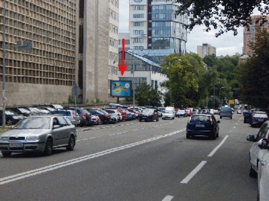 Фото рекламної площини за адресою Кловский спуск 7, от ул.Институтской, от ст.м."Крещатик", из центра