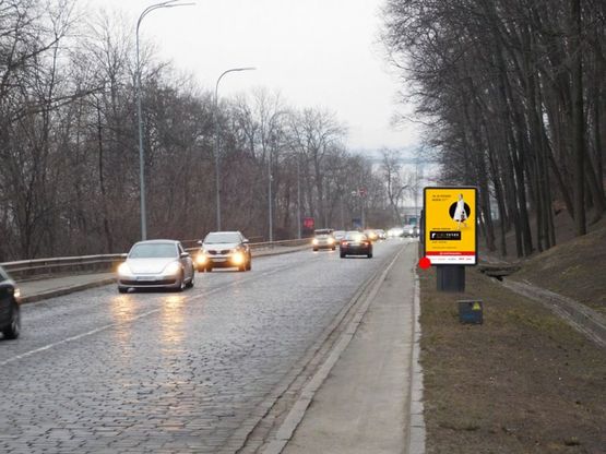 Фото рекламной плоскости по адресу Днепровский спуск, 400 м до  поворота  на Набережное шоссе