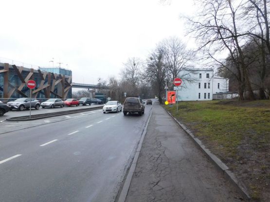 Фото рекламної площини за адресою Парковая дорога 3/5, к пл. Андрея Первозванного, из центра