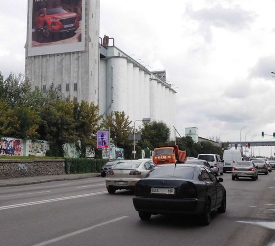 Фото рекламной плоскости по адресу Набережно-Крещатицкая ул. 39 напротив