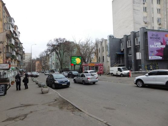 Фото рекламной плоскости по адресу Некрасовская ул. 1 напротив