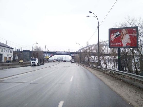 Фото рекламной плоскости по адресу Днепровская набережная ул., (200 м. до моста "Дарницкий", в сторону ст. м. "Осокорки")