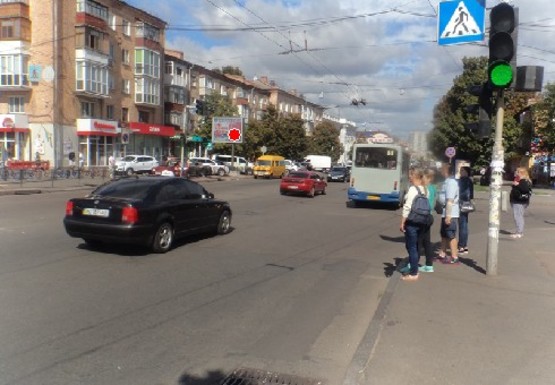 Фото рекламной плоскости по адресу Победы пр., 82 - Кирпоноса ул.