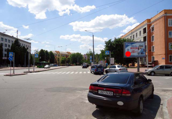 Фото рекламної площини за адресою Аэрофлотская ул., 11 - Ромашкина ул.