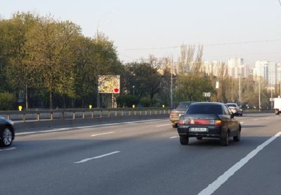 Фото рекламной плоскости по адресу Дружбы Нродов ул.,10 (в сторону Лыбедской пл.) (BackLit)