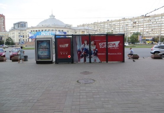 Фото рекламної площини за адресою Победы пл.