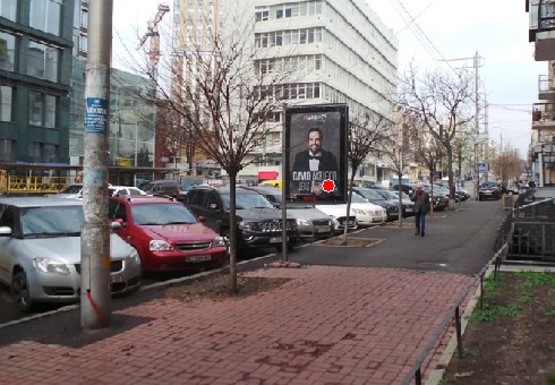 Фото рекламної площини за адресою Антоновича ул., 37/13 (Горького ул.)