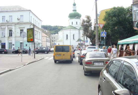 Фото рекламної площини за адресою Хорива ул., 8