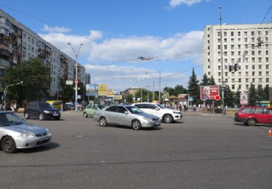 Фото рекламної площини за адресою Кутузова ул., 1