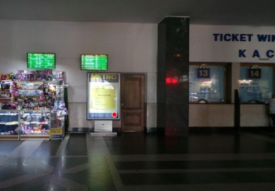 Фото рекламной плоскости по адресу Кассовый зал №4, слева у входа в зал (Северный терминал)