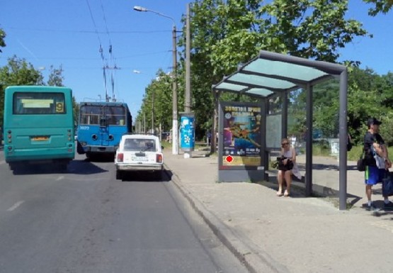 Фото рекламної площини за адресою Шевченко пр. - 10 Апреля пл.  (остановка)