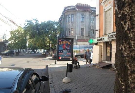 Фото рекламної площини за адресою Екатерининская ул., 7