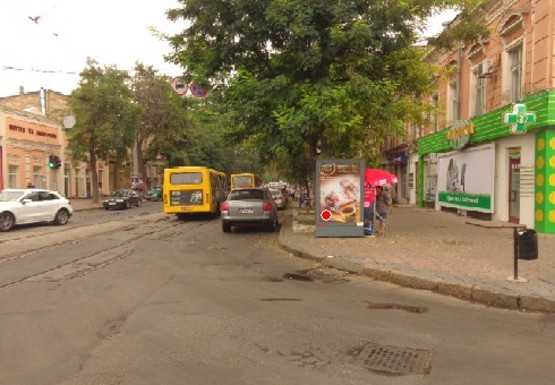 Фото рекламної площини за адресою Преображенская ул., 46 -  Жуковского ул.