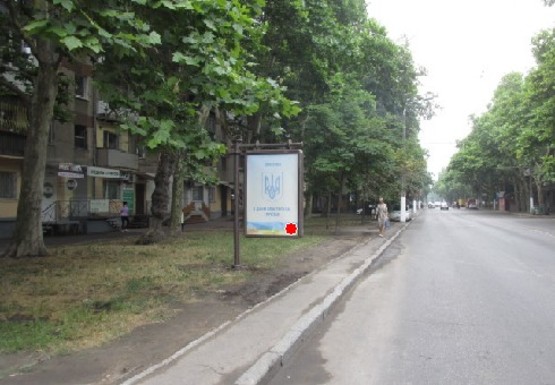 Фото рекламної площини за адресою Сегедская ул. №13 B