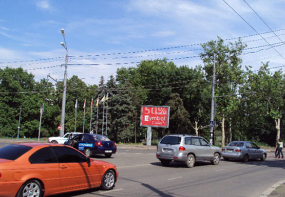 Фото рекламної площини за адресою 10-го Апреля пл., дендропарк "Победа"