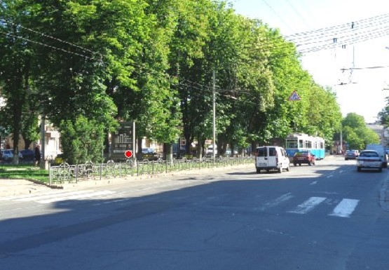 Фото рекламной плоскости по адресу Пирогова ул. [№16] (сквер)