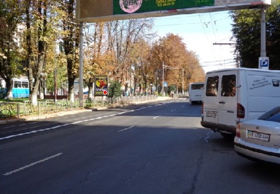 Фото рекламной плоскости по адресу Пирогова ул. [№17] (сквер)