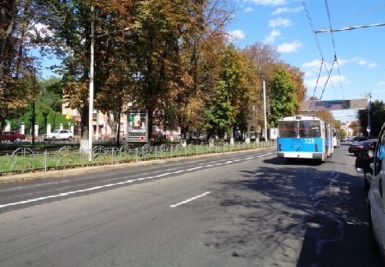 Фото рекламної площини за адресою Пирогова ул. [№19] (сквер)