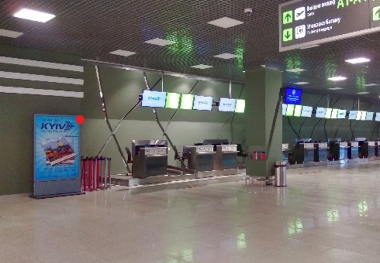 Фото рекламной плоскости по адресу Зал регистрации пассажиров,1 этаж (Терминал А)