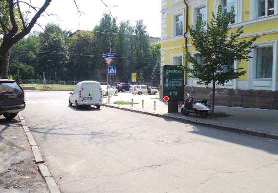 Фото рекламной плоскости по адресу Е.Гуцола пер.,4А