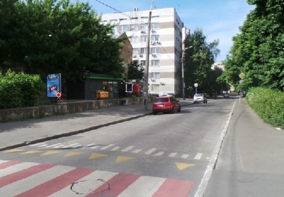 Фото рекламной плоскости по адресу Немировича-Данченка ул., 4 (напротив)