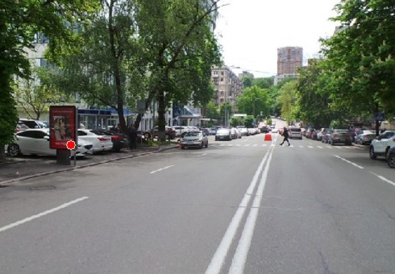 Фото рекламної площини за адресою Кловский спуск, 7