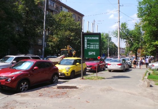 Фото рекламной плоскости по адресу Жилянская ул., 102/51