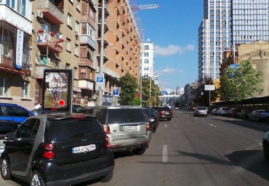 Фото рекламной плоскости по адресу Жилянская ул., 30-32