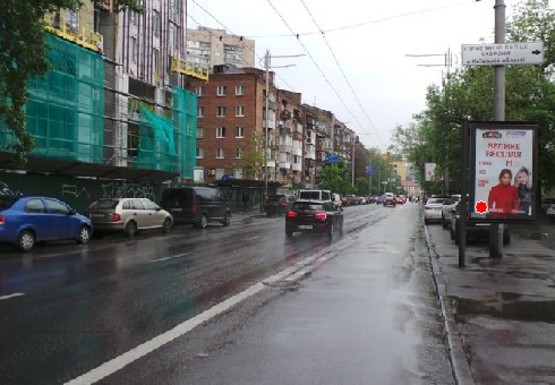 Фото рекламної площини за адресою Жилянская ул., 68 (напротив)