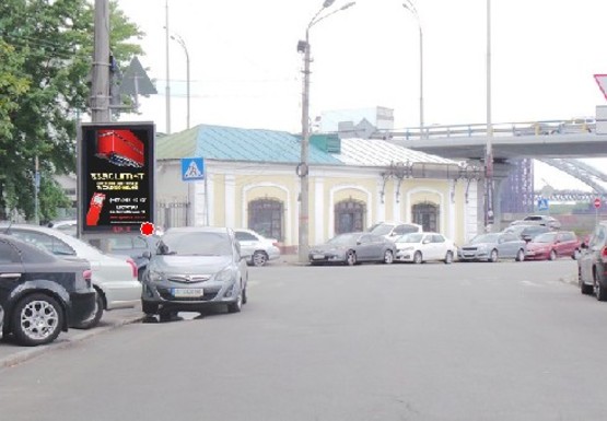 Фото рекламной плоскости по адресу Ильинская ул. - Почайнинская ул.