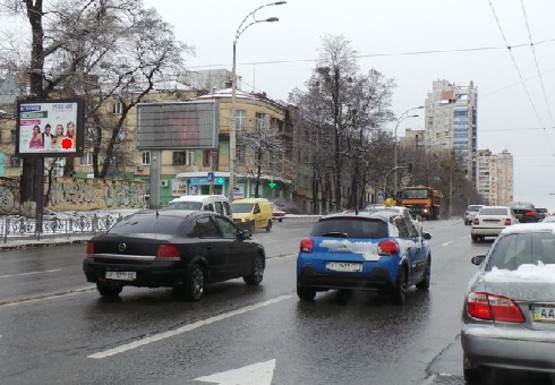 Фото рекламной плоскости по адресу Вячеслава Черновола ул., 28/1