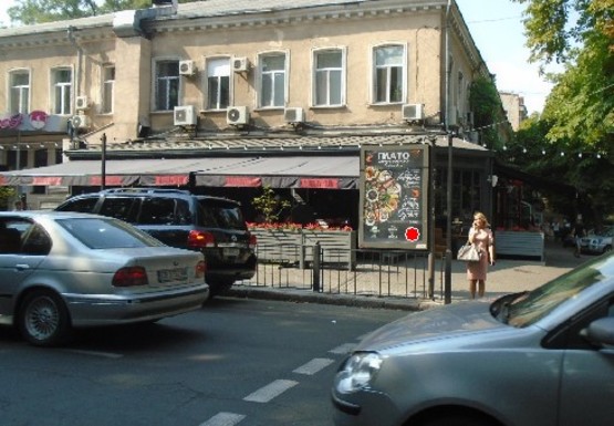 Фото рекламної площини за адресою Жуковского ул., 30 - Екатерининская ул.