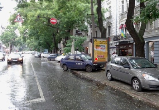 Фото рекламной плоскости по адресу Троицкая ул., 26 - Пушкинская ул.