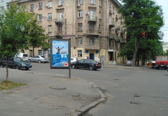 Фото рекламної площини за адресою Успенская ул., 47 - Осипова ул.