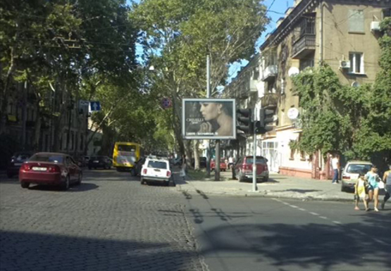 Фото рекламної площини за адресою Пушкинская ул.- Троицкая ул., 27