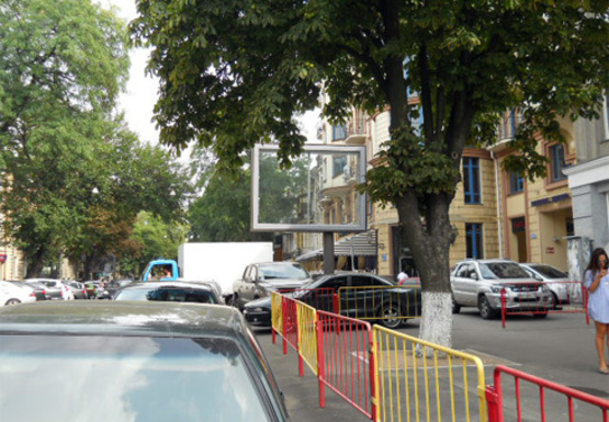 Фото рекламной плоскости по адресу Жуковского ул., 33 - Покровский пер.