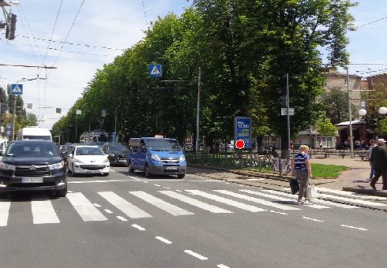 Фото рекламної площини за адресою Пирогова ул. [13] (сквер)