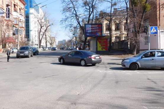 Фото рекламної площини за адресою Деревлянська вул. (Якіра вул.), 12/42, навпроти