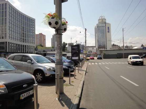Фото рекламної площини за адресою Шота Руставелі вул., напроти вул.Жилянська ,4