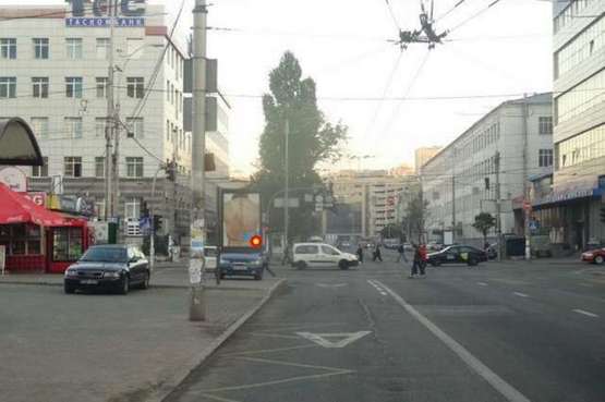 Фото рекламной плоскости по адресу Жилянська вул., 126 А, напроти