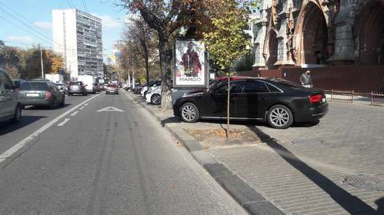 Фото рекламной плоскости по адресу Велика Васильківська вул., 75