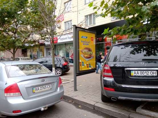 Фото рекламної площини за адресою Лесі Українки бульв., 24 (поблизу ст.м Печерська)