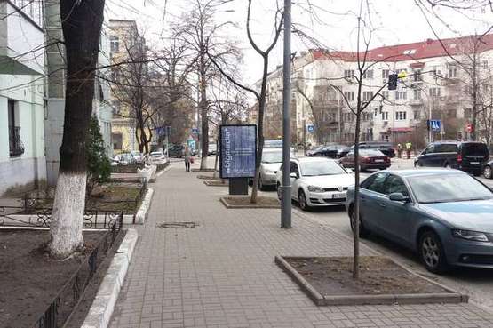 Фото рекламної площини за адресою Лютеранська вул., 26/17