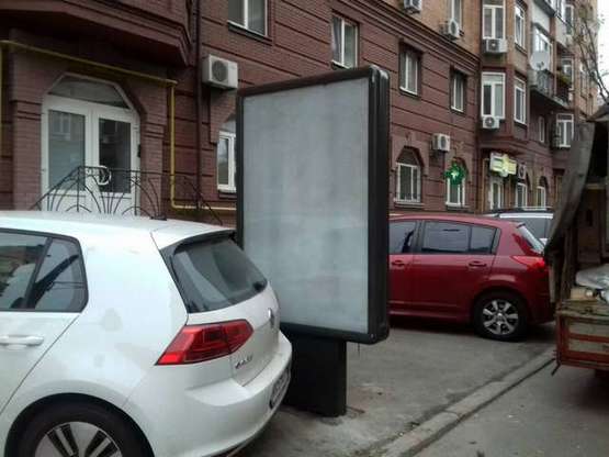 Фото рекламной плоскости по адресу Введенська вул., 29/58