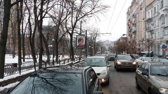 Фото рекламной плоскости по адресу Івана Федорова вул., на бульварній частині навпроти буд.по вул.В.Васильківська 94